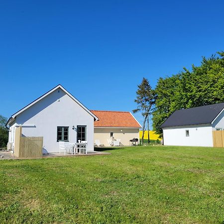 Litet Hus I Mysig By Naera Havet Villa Ystad Exterior foto