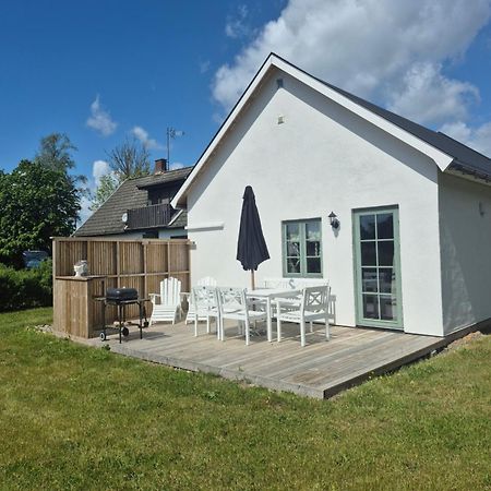 Litet Hus I Mysig By Naera Havet Villa Ystad Exterior foto