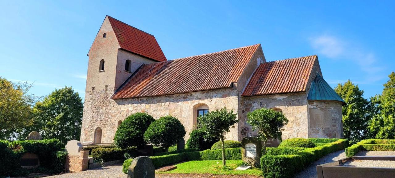 Litet Hus I Mysig By Naera Havet Villa Ystad Exterior foto