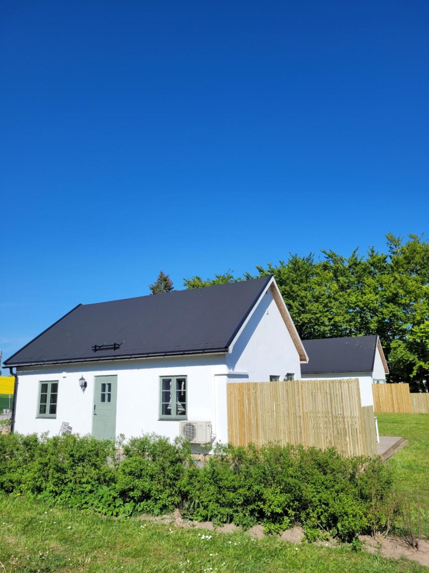 Litet Hus I Mysig By Naera Havet Villa Ystad Exterior foto