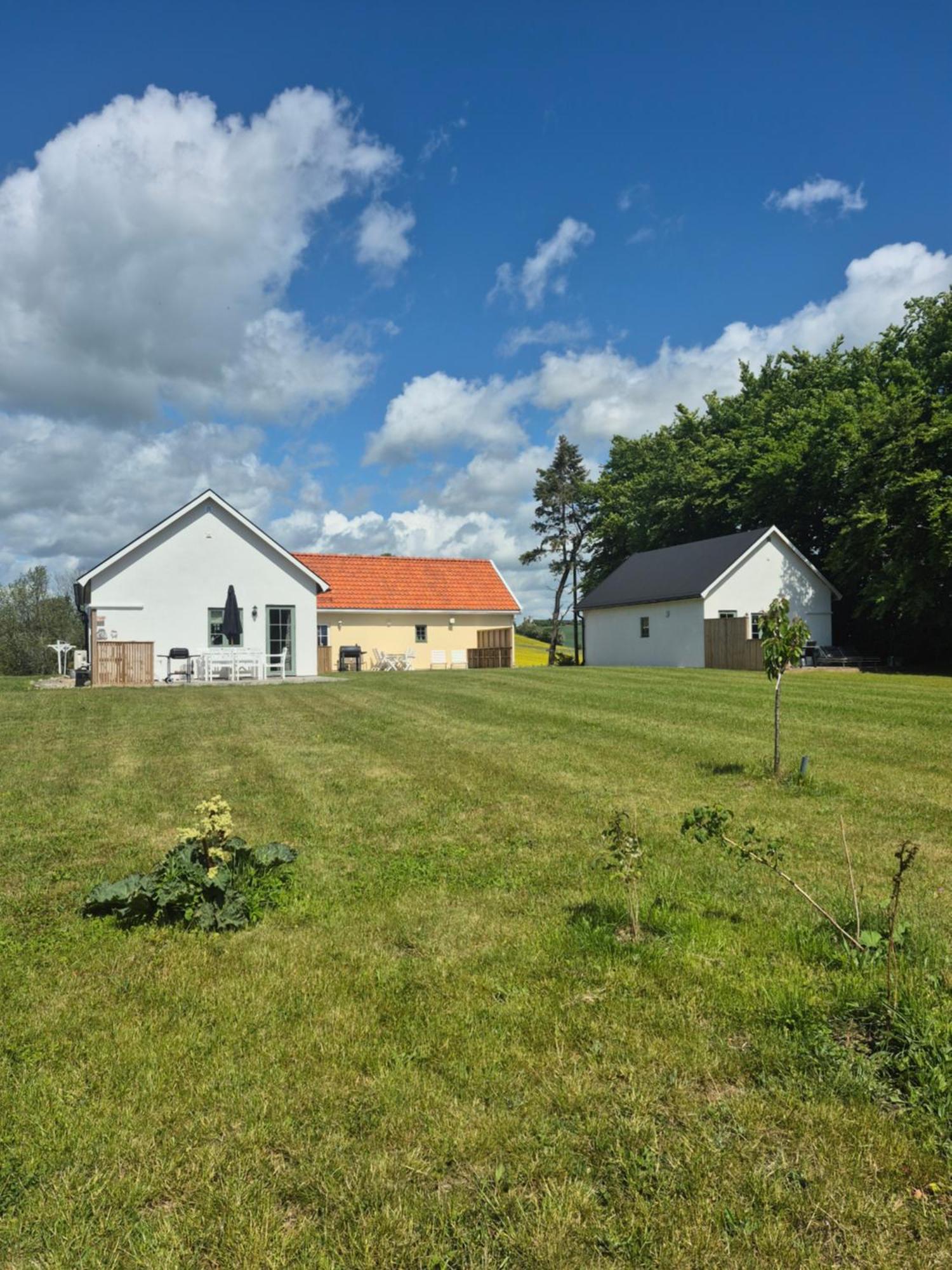 Litet Hus I Mysig By Naera Havet Villa Ystad Exterior foto